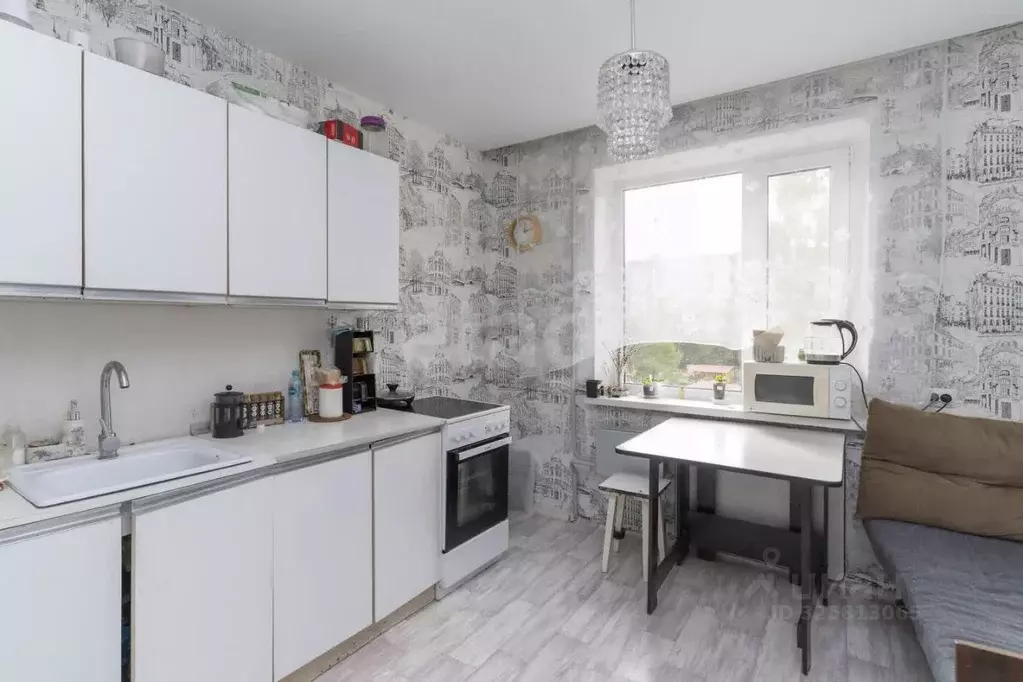 2-к кв. Тюменская область, Тюмень ул. Пермякова, 54 (50.7 м) - Фото 0