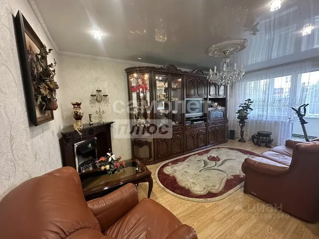 3-к кв. Иркутская область, Иркутск ул. Баумана, 233 (64.0 м) - Фото 0