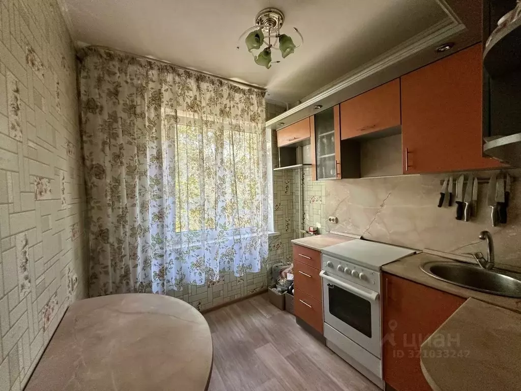 3-к кв. Оренбургская область, Гай Орская ул., 130 (61.7 м) - Фото 1