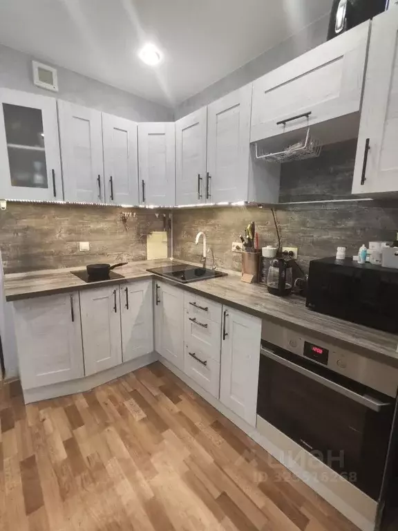 2-к кв. Тюменская область, Тюмень ул. Александра Протозанова, 18к1 ... - Фото 1