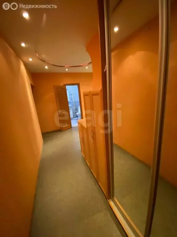 2-комнатная квартира: Новый Уренгой, улица 26-го съезда КПСС, 8А (56.8 ... - Фото 2