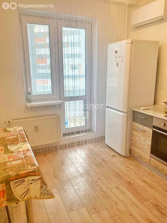 2-комнатная квартира: Тюмень, улица Новосёлов, 111 (45 м) - Фото 1