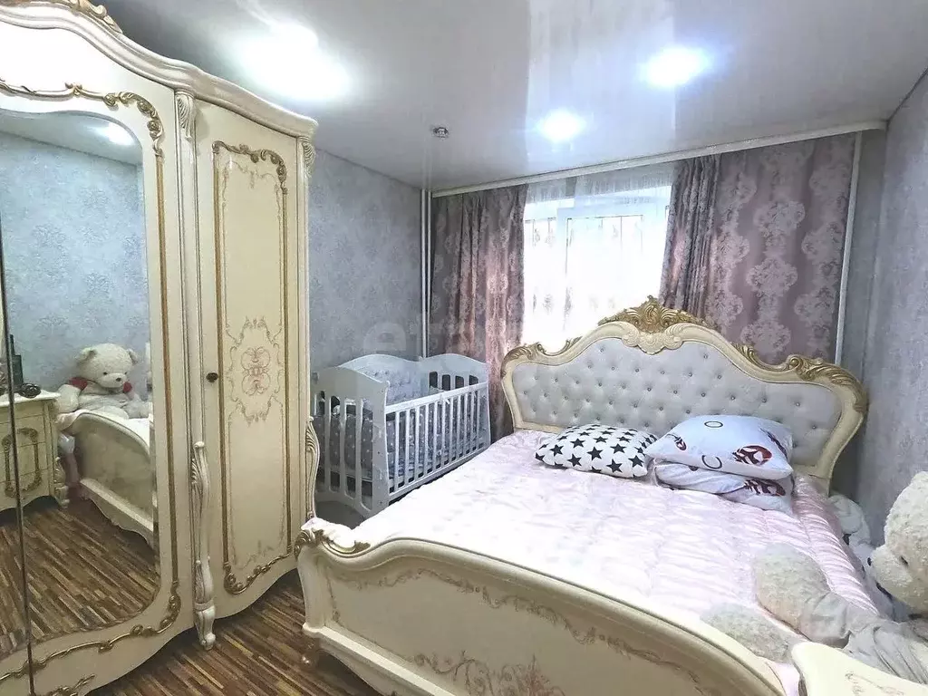 3-к кв. Челябинская область, Челябинск ул. Сталеваров, 74 (75.4 м) - Фото 0