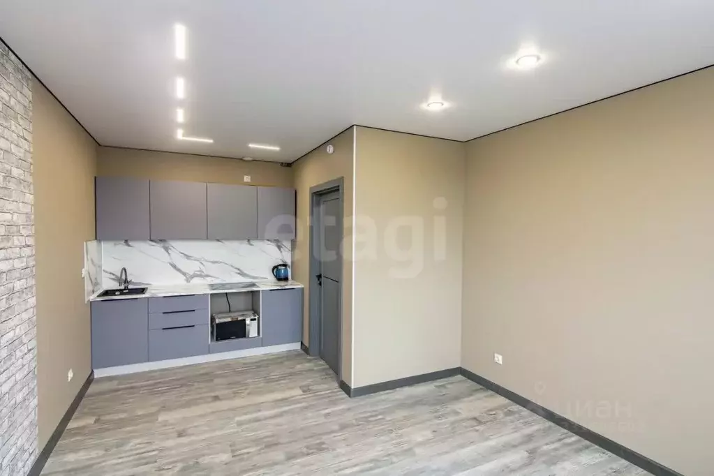 2-к кв. Тюменская область, Тюмень Харьковская ул., 72А (52.9 м) - Фото 1