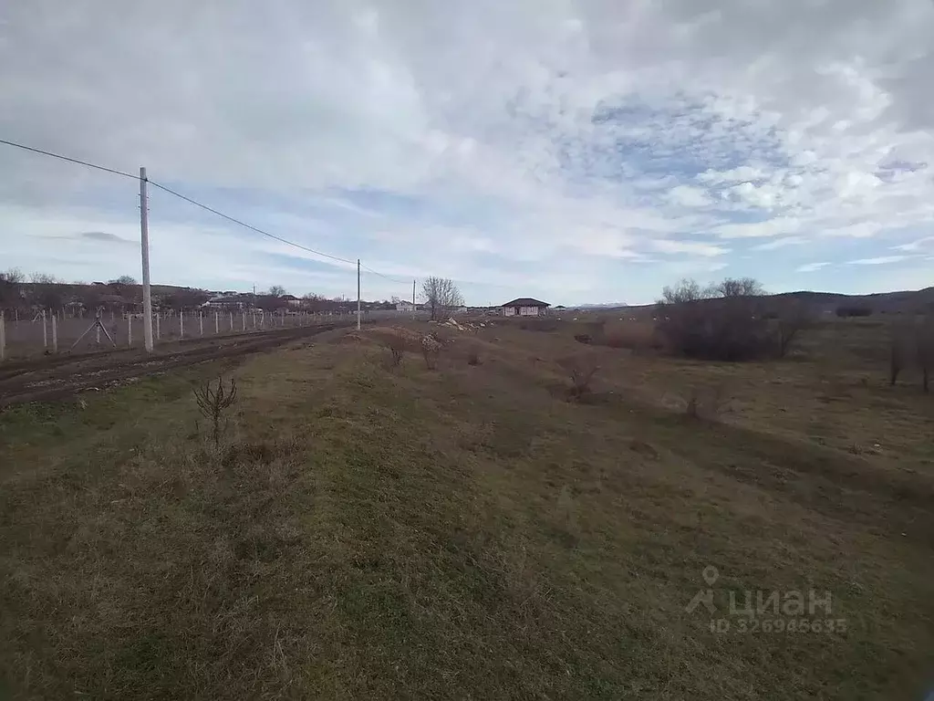 Участок в Крым, Симферопольский район, Пожарское с/пос, с. Демьяновка ... - Фото 1