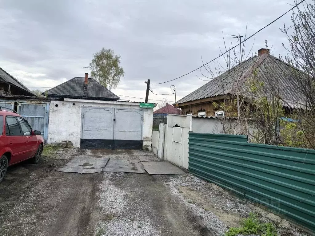 Дом в Кемеровская область, Ленинск-Кузнецкий ул. Володарского (6 м) - Фото 2