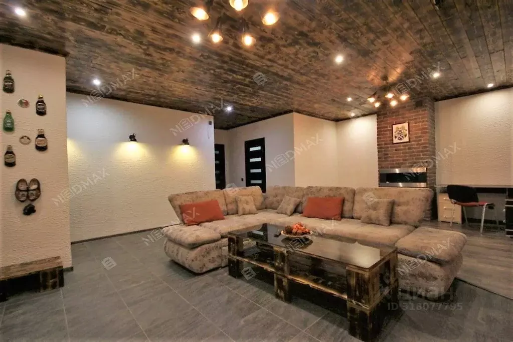 2-к кв. Санкт-Петербург Кременчугская ул., 19к3 (85.0 м) - Фото 0