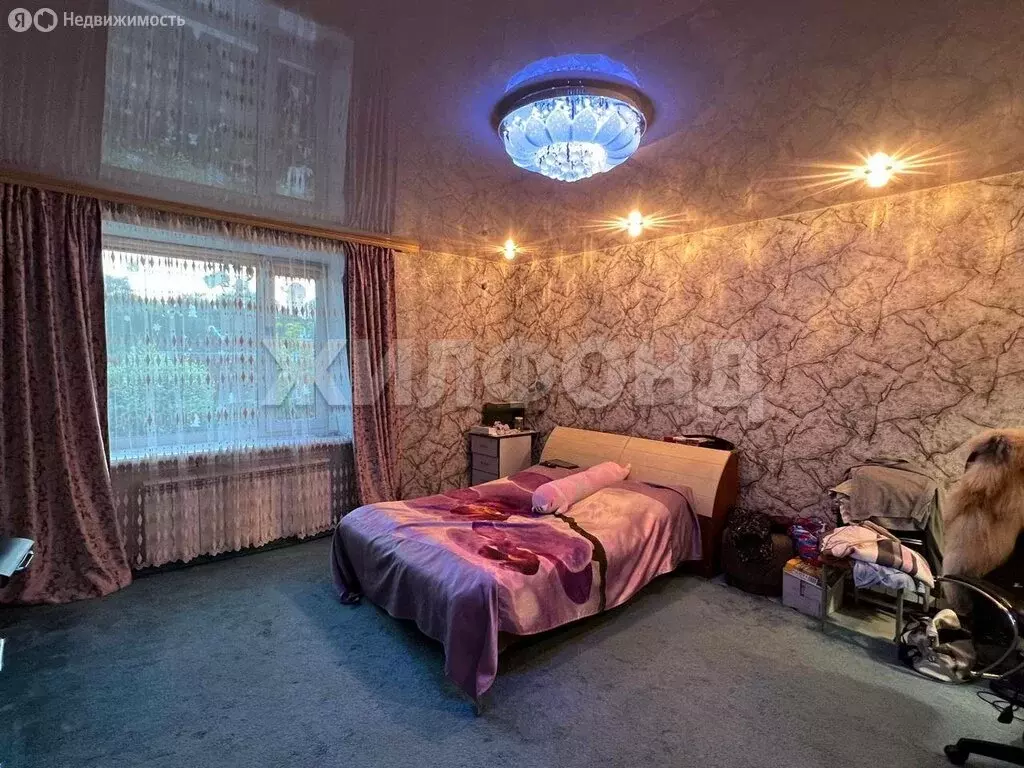 Дом в Пятилетка, Центральная улица (340.1 м) - Фото 0