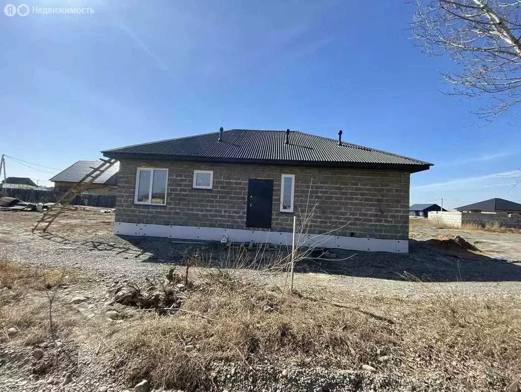 Дом в Абакан, 10-й микрорайон, Рождественская улица (140 м) - Фото 1