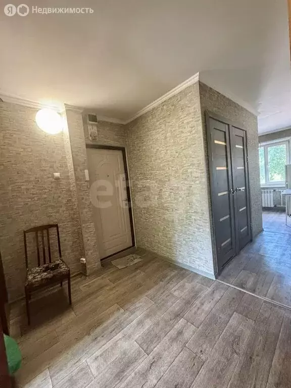 3-комнатная квартира: Черногорск, улица Калинина, 15 (61.8 м) - Фото 0
