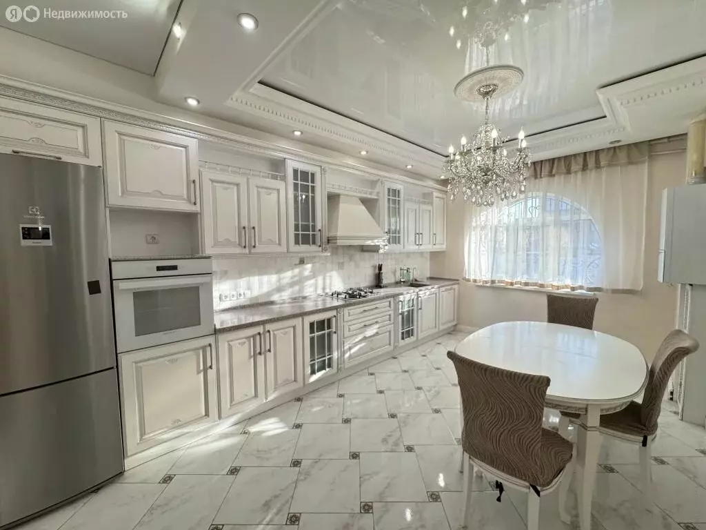 Дом в Коляново, улица Газовиков, 11 (305.1 м) - Фото 1
