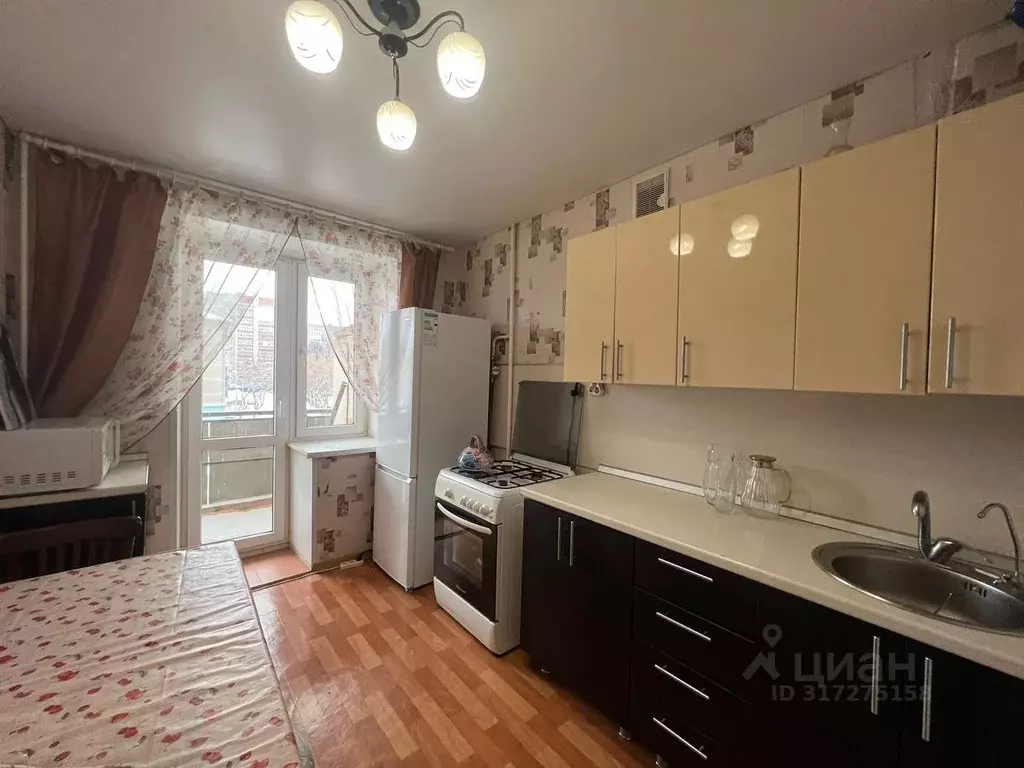 3-к кв. Башкортостан, Уфа Комсомольская ул., 27 (81.2 м) - Фото 0