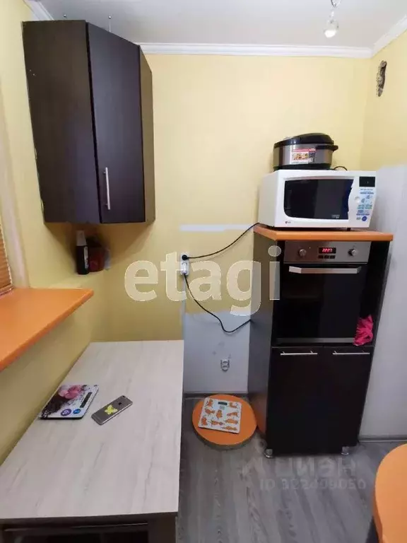 3-к кв. Ямало-Ненецкий АО, Новый Уренгой 2-й мкр, ул. ... - Фото 2