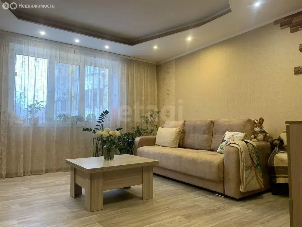 3-комнатная квартира: Пермь, улица Коминтерна, 17 (72.7 м) - Фото 0
