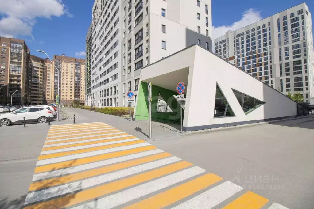 Гараж в Тюменская область, Тюмень ул. 50 лет Октября, 57А (18 м) - Фото 0
