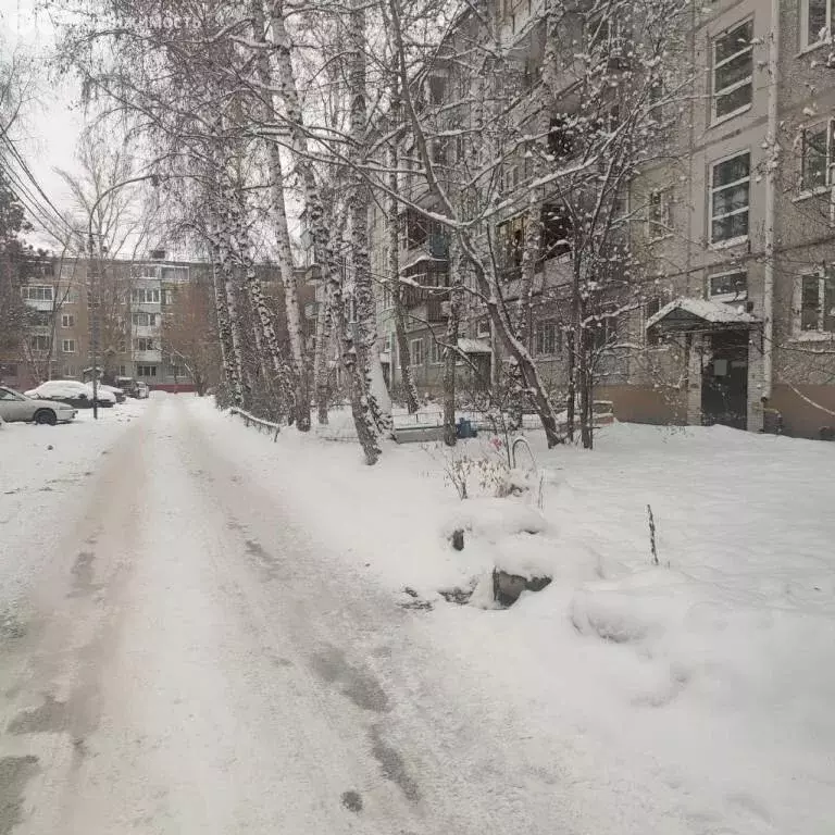 2-комнатная квартира: Омск, улица Лукашевича, 11А (45 м) - Фото 1