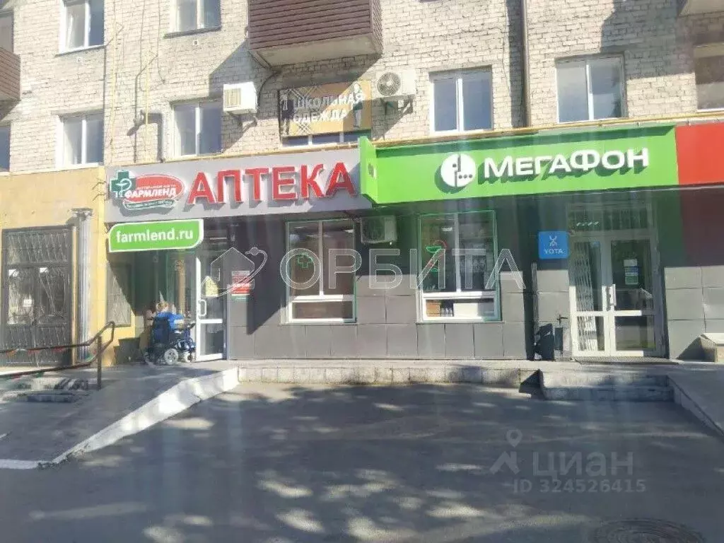 Торговая площадь в Тюменская область, Тюмень ул. Мельникайте, 101 (64 ... - Фото 1