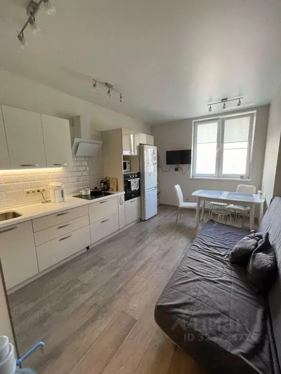 2-к кв. Свердловская область, Екатеринбург ул. Азина, 57 (59.5 м) - Фото 1