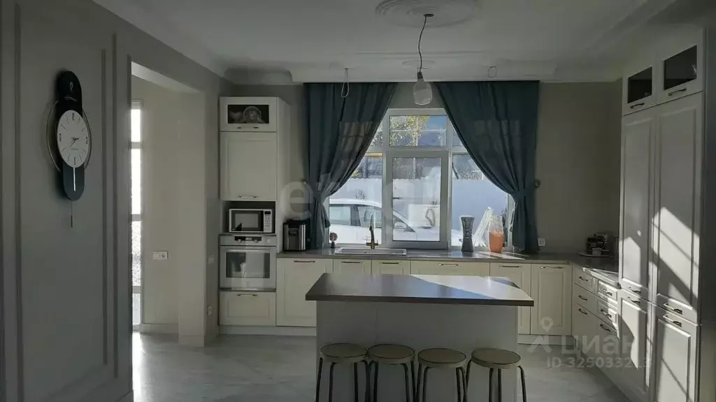 Дом в Краснодарский край, Геленджик городской округ, с. Адербиевка  ... - Фото 1