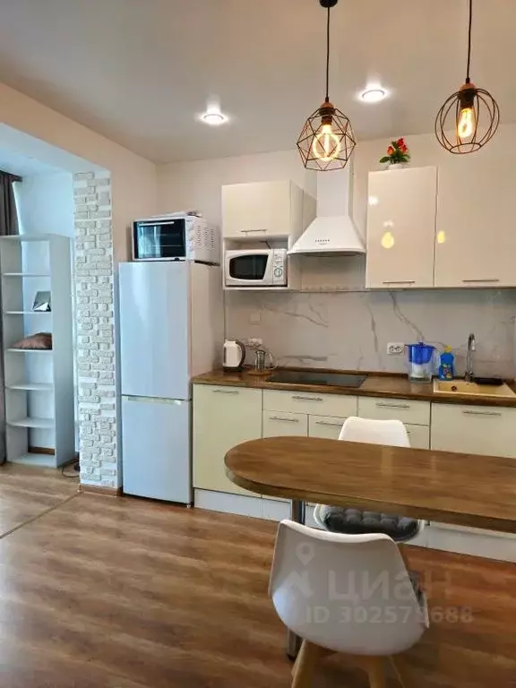 Студия Приморский край, Владивосток Фастовская ул., 29 (30.0 м) - Фото 1