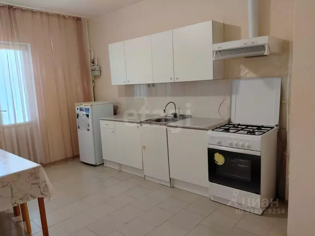 2-к кв. Краснодарский край, Геленджик Южный мкр, ул. Жуковского, 18 ... - Фото 0