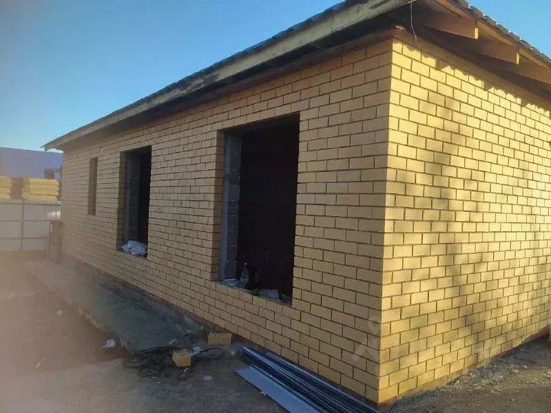 Дом в Оренбургская область, Оренбургский район, с. Нежинка  (90 м) - Фото 1