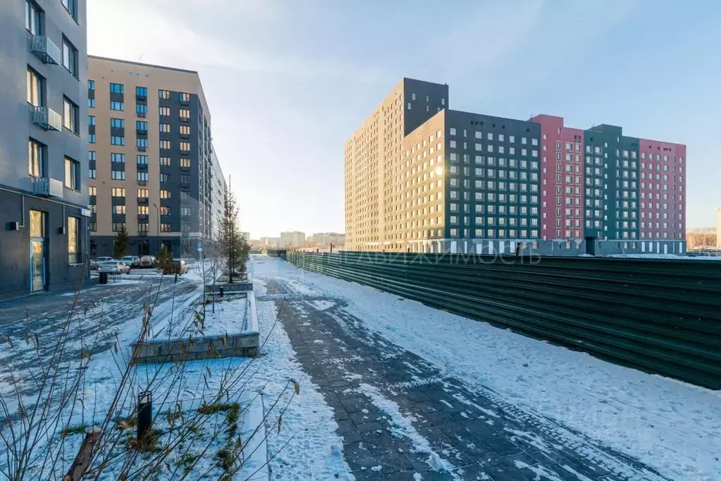 3-к кв. Тюменская область, Тюмень ул. Республики, 204к12 (69.5 м) - Фото 0