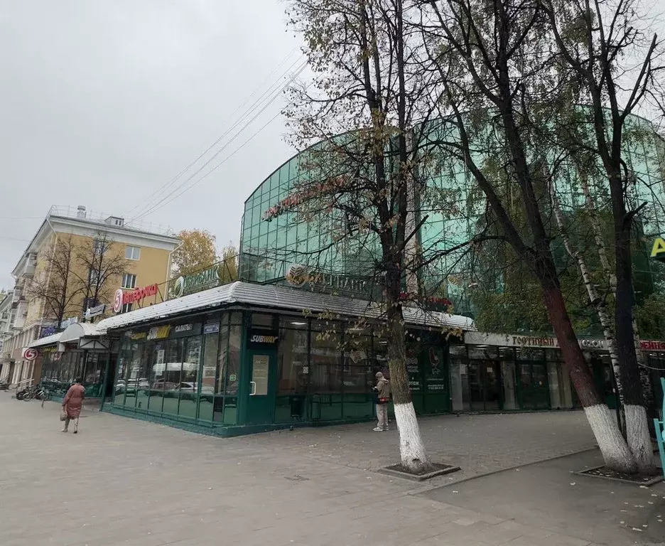 Помещение свободного назначения в Пермский край, Пермь Комсомольский ... - Фото 1