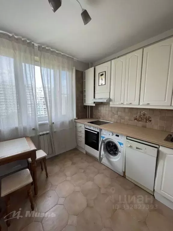 3-к кв. Москва Профсоюзная ул., 115К2 (70.3 м) - Фото 1
