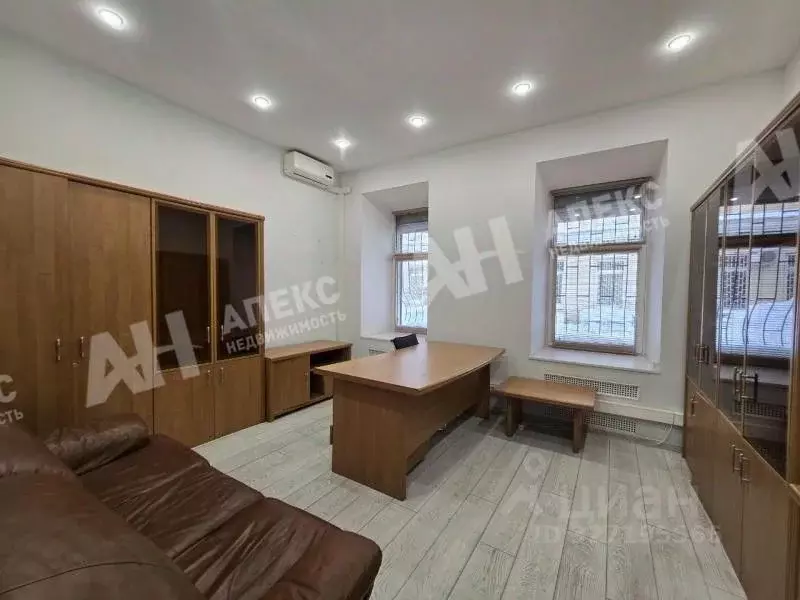 Офис в Москва ул. Петровка, 17С4 (100 м) - Фото 2