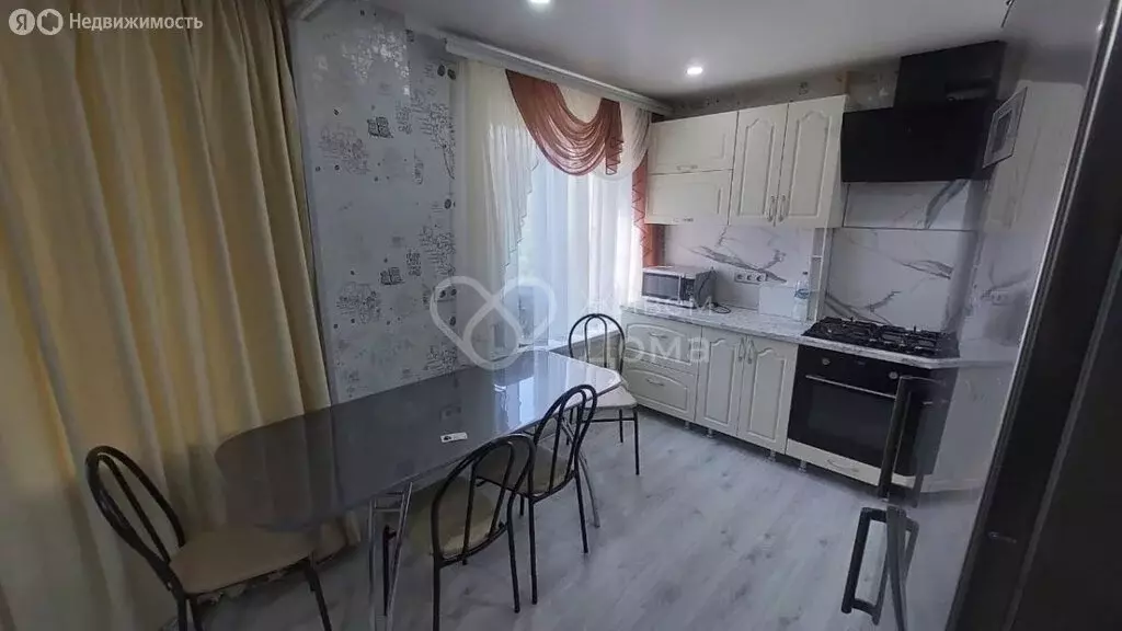 3-комнатная квартира: Волжский, проспект имени Ленина, 81 (60 м) - Фото 0