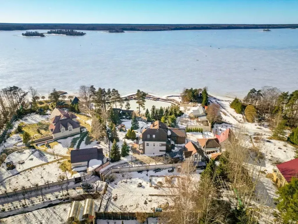 Дом в Ленинградская область, Выборгский район, Советское городское ... - Фото 1