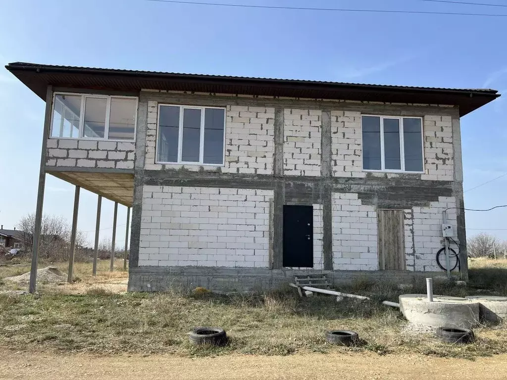 Коттедж в Севастополь ул. Ясеневая, 76 (300 м) - Фото 1