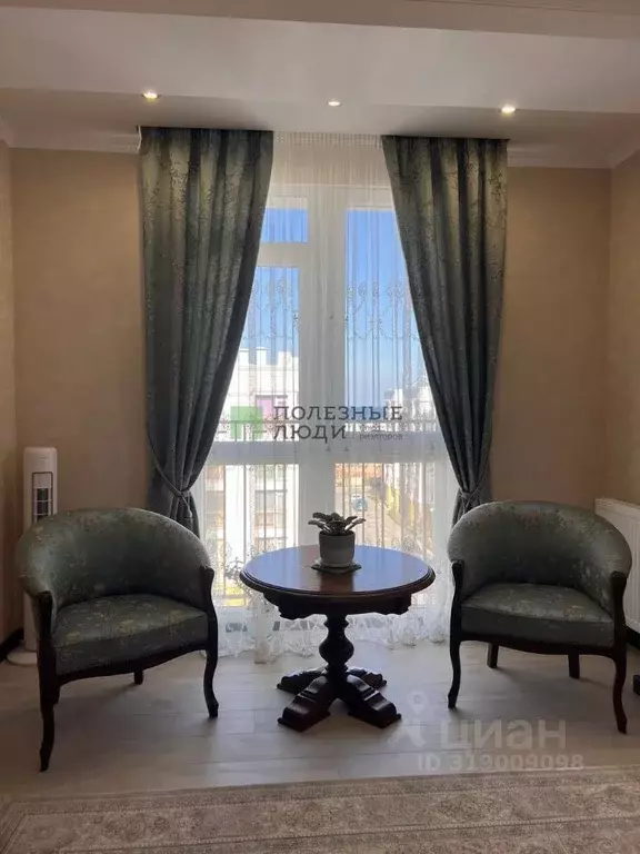 2-к кв. Севастополь ул. Челнокова, 17к2А (55.5 м) - Фото 0