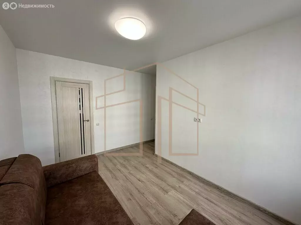 2-комнатная квартира: Тюмень, улица Василия Малкова, 12 (34 м) - Фото 1