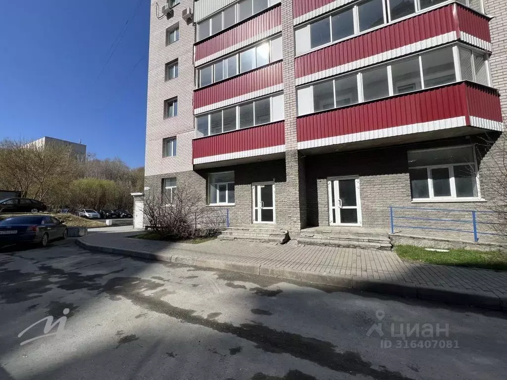 Помещение свободного назначения в Алтайский край, Барнаул ул. Гущина, ... - Фото 1
