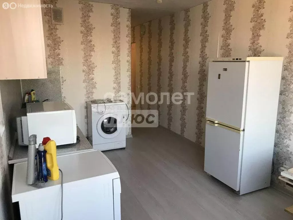 2-комнатная квартира: Первоуральск, улица Емлина, 23А (53.8 м) - Фото 1