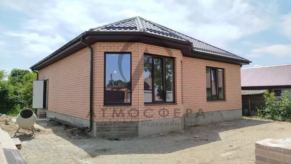 Дом в Краснодарский край, Апшеронск Октябрьская ул. (106 м) - Фото 0