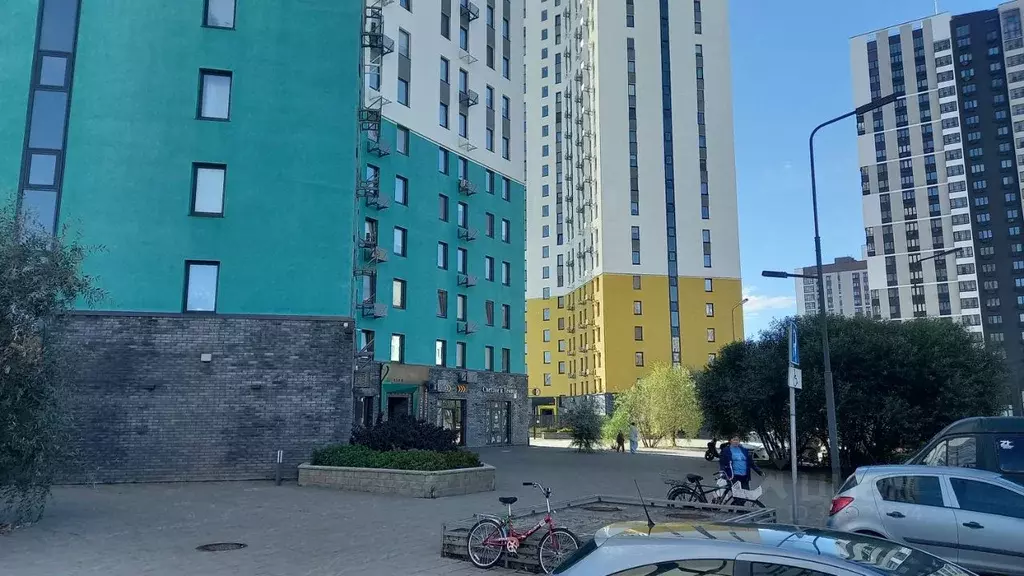 2-к кв. Тюменская область, Тюмень ул. Республики, 204к14 (58.3 м) - Фото 1