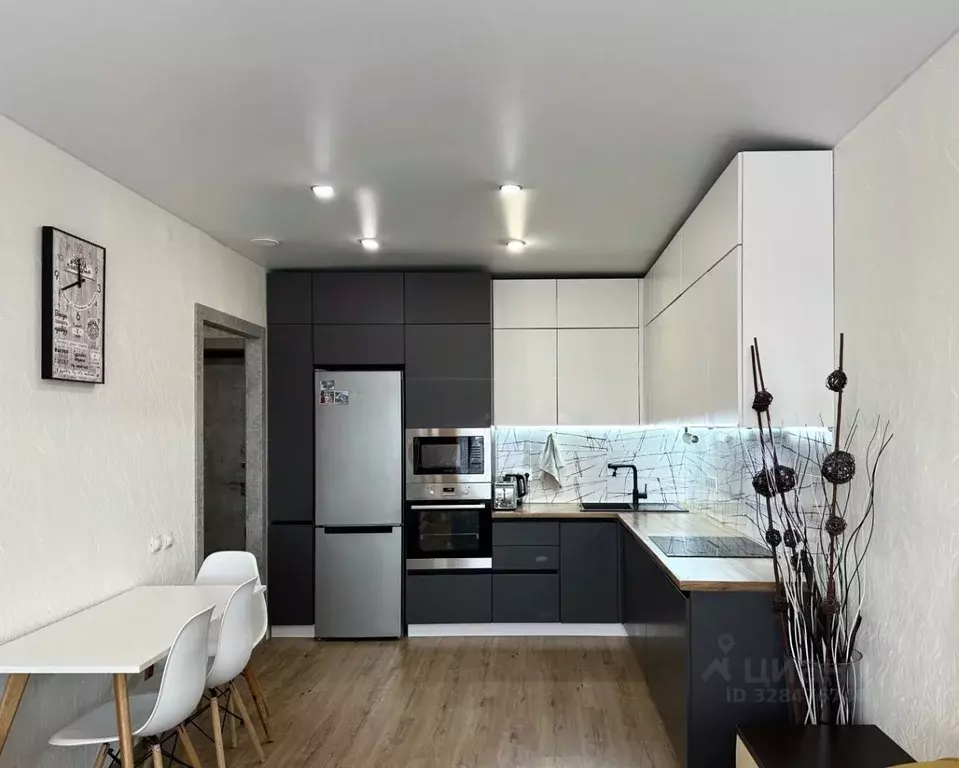 2-к кв. Татарстан, Казань ул. Умырзая, 12 (55.6 м) - Фото 2