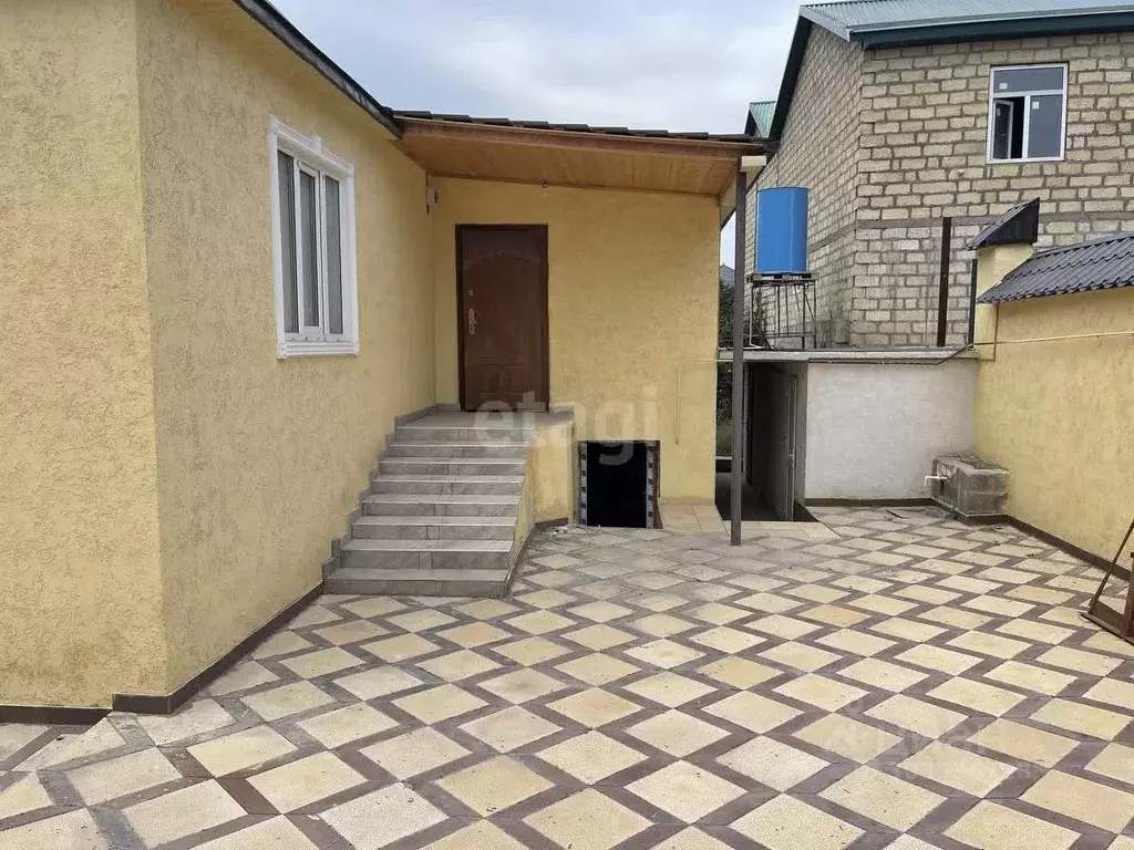 Дом в Дагестан, Дербент ул. Порт-Петровская, 4 (200 м) - Фото 1