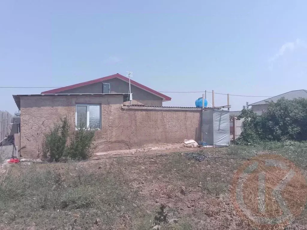 Дом в Крым, Сакский район, с. Суворовское ул. Суворовская, 1 (92 м) - Фото 1