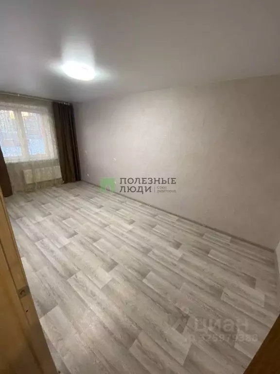 1-к кв. Курганская область, Курган Заозерный жилрайон, 8-й мкр, 5 ... - Фото 1