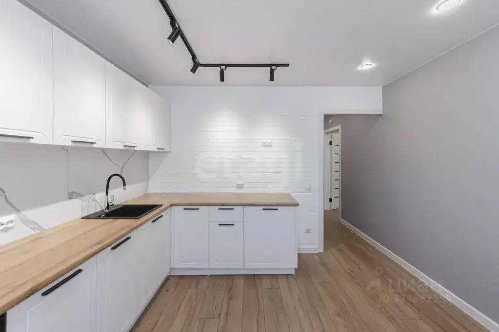 1-к кв. Тюменская область, Тюмень ул. Монтажников, 40 (40.0 м) - Фото 2