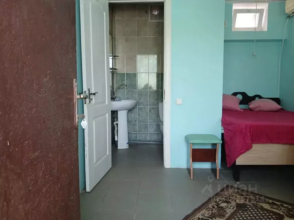 Комната Крым, Сакский район, Штормовское с/пос, с. Поповка ул. ... - Фото 1