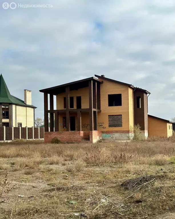 Дом в село Кагальник, улица Мостовой Спуск (309.3 м) - Фото 1