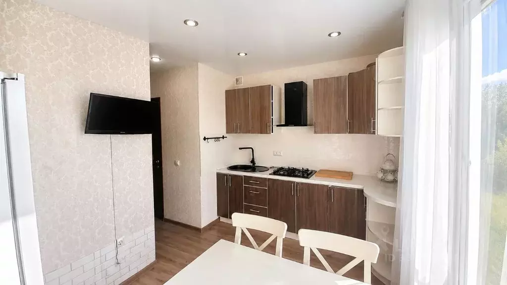 2-к кв. Крым, Феодосия ул. Дружбы, 30В (55.0 м) - Фото 1