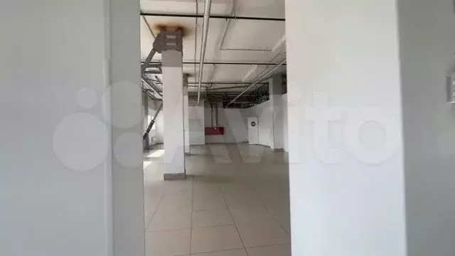 Светлое помещение с выходом на террасу - Фото 1