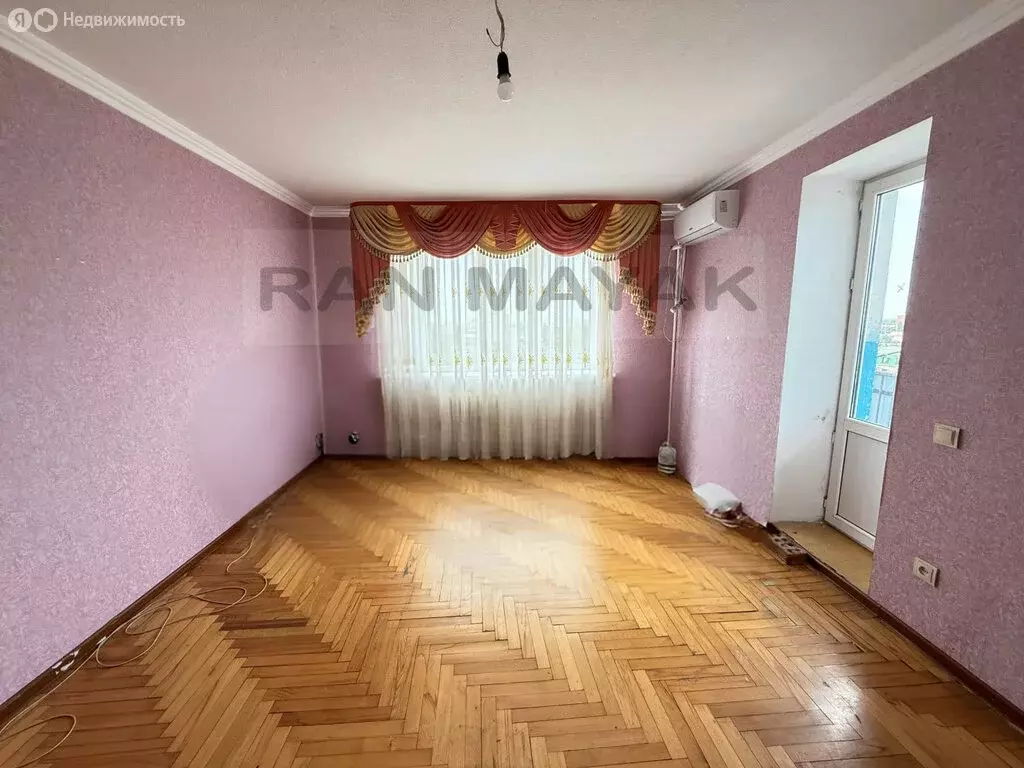3-комнатная квартира: Майкоп, улица Димитрова, 5 (60.3 м) - Фото 0