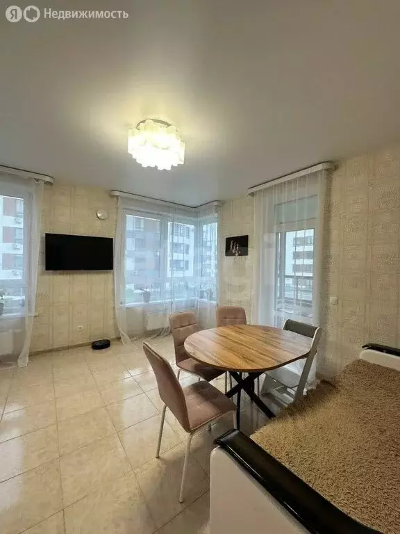 3-комнатная квартира: Тюмень, улица Федюнинского, 30к4 (81.6 м) - Фото 1